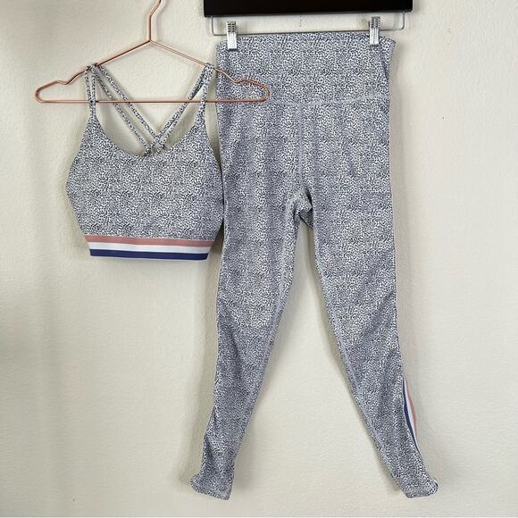 All Fenix Kyla White Leopard Stripe Set Sports Bra Leggings *M top, L bottom* - Picture 7 of 12